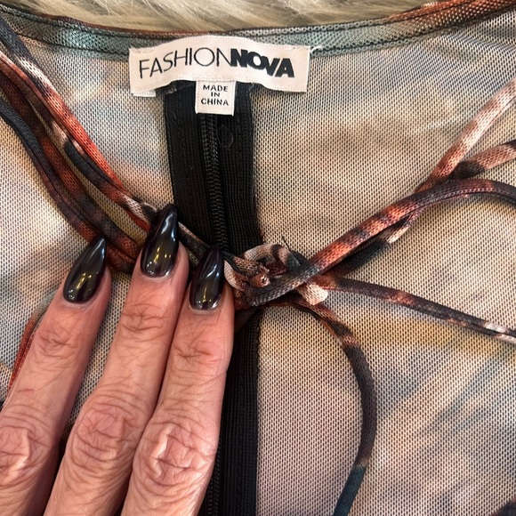 Fashio Nova corset style top - Picture 4 of 6